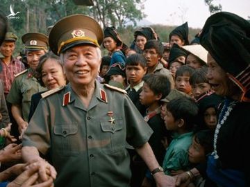 Dai tuong Vo Nguyen Giap duoi goc nhin cua hoc gia nuoc ngoai hinh anh 8 4_1380216638_chan_dung_tuong_giap_ve_tham_2htfkkdp1b1hr.jpg