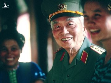 Dai tuong Vo Nguyen Giap duoi goc nhin cua hoc gia nuoc ngoai hinh anh 9 catherine_karnow_20_nam_va_2_buc_anh_dac_biet_ve_dai_tuong.jpg