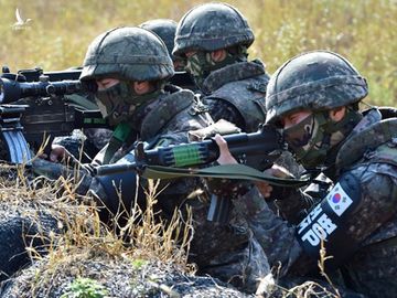 Binh sĩ Hàn Quốc trong một hoạt động gần vùng phi quân sự liên Triều (DMZ) /// AFP