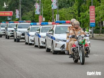 Ngày đầu CSGT kiểm tra xe dù không có dấu hiệu vi phạm ở TP.HCM, Hà Nội - Ảnh 7.