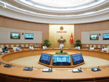 Thủ tướng: Xử nghiêm cán bộ ép dân ký đơn từ chối nhận hỗ trợ của Nhà nước - 2