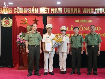 Nữ Trung tướng đầu tiên của lực lượng công an nghỉ hưu