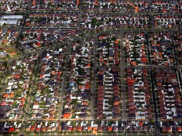 Các căn nhà tại ngoại ô Sydney (Australia). Ảnh: Reuters