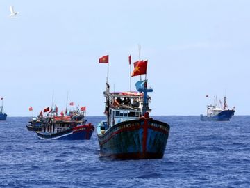 Trung Quốc lại ngang ngược cấm đánh bắt cá ở Biển Đông, điều hải cảnh giám sát - ảnh 1