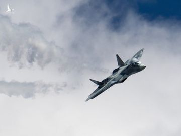 Su-57 Nga thản nhiên bay qua 6 căn cứ Mỹ ở Iraq và Syria: Washington "vuốt mặt không kịp"