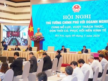 Hội nghị trực tuyến giữa Chính phủ và cộng đồng doanh nghiệp ngày 9/5. Ảnh: Quang Hiếu.