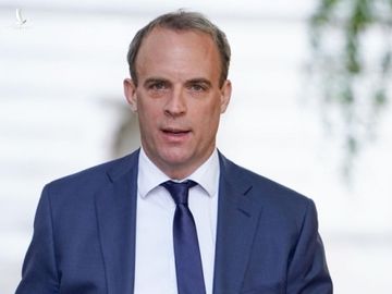 Ngoại trưởng Anh Dominic Raab tại phố Downing, London, hôm 28/5. Ảnh: AFP. 