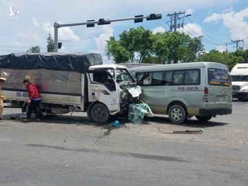 TP.HCM: Tai nạn liên hoàn, 5 người bị thương, 7 xe hư hỏng - ảnh 1