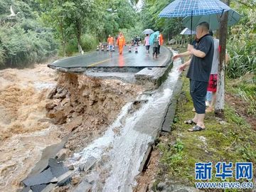 Mưa lũ kinh hoàng tàn phá Trung Quốc - ảnh 8