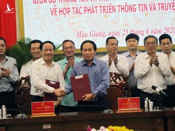 Bộ trưởng TT&TT 'mời' Hậu Giang đẩy việc khó lên Bộ