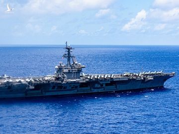 Tàu sân bay USS Theodore Roosevelt tiến vào Biển Philippines, ngày 17/6. Ảnh:US Navy.