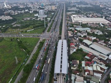 Phó Thủ tướng đi xuyên lòng đất hơn 1 km thị sát tuyến metro số 1 - ảnh 13