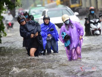 Đường Nguyễn Hữu Cảnh ngập nặng, ông chủ 'siêu máy bơm' nói gì?