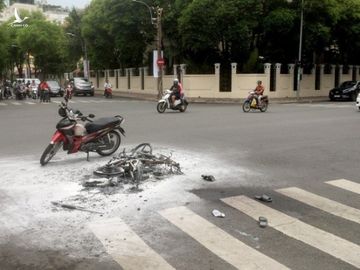 ‘Nín thở’ xem cảnh sát hình sự truy đuổi 2 tên cướp ở trung tâm Sài Gòn - ảnh 2