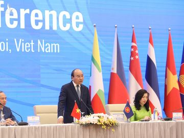 Thủ tướng: ASEAN không chọn bên nào giữa Trung Quốc và Mỹ - Ảnh 1.