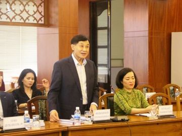 Tỉ phú Johnathan Hạnh Nguyễn xin đầu tư vào Bắc Vân Phong - Ảnh 1.