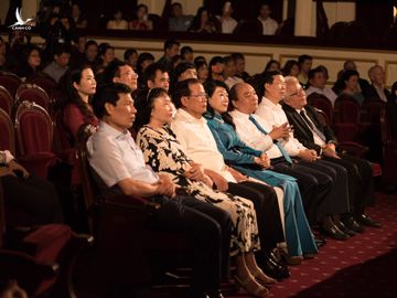 Thủ tướng Nguyễn Xuân Phúc dự đêm nhạc tưởng nhớ Trịnh Công Sơn - Ảnh 2.