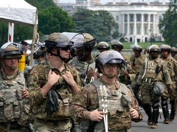 Vệ binh quốc gia triển khai gần Nhà Trắng trong đợt biểu tình /// AFP