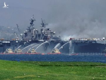 Cháy tàu đổ bộ tỷ USD chỉ là chuyện nhỏ, Mỹ vừa để lộ điểm yếu chí tử cho Nga - Trung Quốc - Ảnh 2.