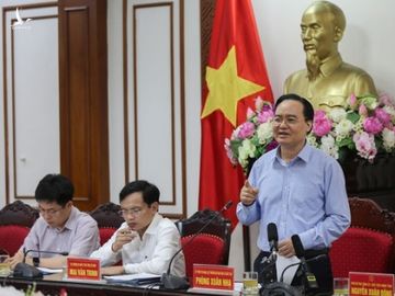 Ông Phùng Xuân Nhạ yêu cầu phải có kế hoạch "tầm soát" trước khi phân công Ban chỉ đạo thi tốt nghiệp THPT /// ẢNH QUỲNH TRANG