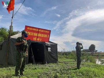 gan 2 thang qua, hon 4.000 nguoi xuat nhap canh trai phep bi bat giu hinh 10