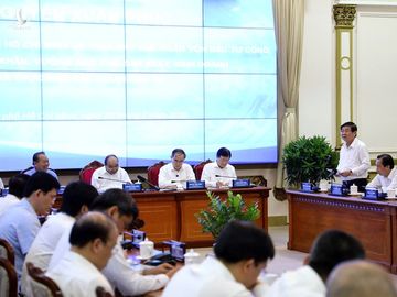 Thủ tướng Nguyễn Xuân Phúc làm việc với TP.HCM: 'Nếu có khó khăn phải tháo gỡ' - ảnh 1