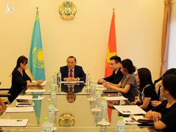 Đại sứ Kazakhstan ca ngợi thành tích chống Covid-19 của Việt Nam