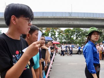 Hơn 3.500 thí sinh trong cuộc đua giành suất vào 2 trường chuyên ở Hà Nội