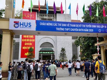 Hơn 3.500 thí sinh trong cuộc đua giành suất vào 2 trường chuyên ở Hà Nội