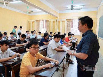 Hơn 3.500 thí sinh trong cuộc đua giành suất vào 2 trường chuyên ở Hà Nội