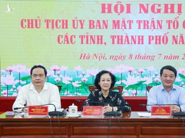 Bộ Chính trị yêu cầu dừng thí điểm trưởng ban dân vận kiêm chủ tịch mặt trận - ảnh 1