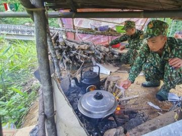 Lính biên phòng Điện Biên ngủ rừng, bám núi chống nhập cảnh trái phép - 3