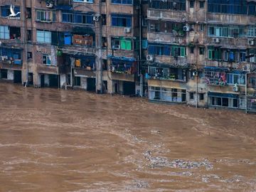 Lũ chồng lên lũ, kinh tế Trung Quốc mất trắng 'núi tiền'