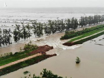 Thêm nhiều người chết, Trung Quốc dùng thuốc nổ phá đập để xả lũ