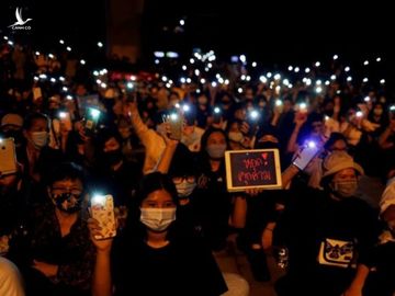 Thái Lan: Biểu tình đòi Thủ tướng từ chức - ảnh 1