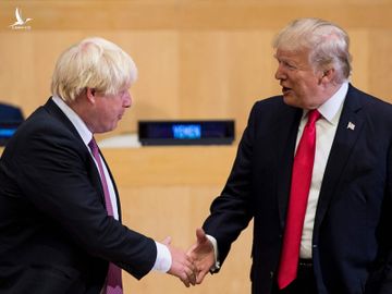 Tổng thống Mỹ Donald Trump (phải) và Thủ tướng Anh Boris Johnson tại Liên Hợp Quốc, hồi tháng 9/2017. Ảnh: AFP.