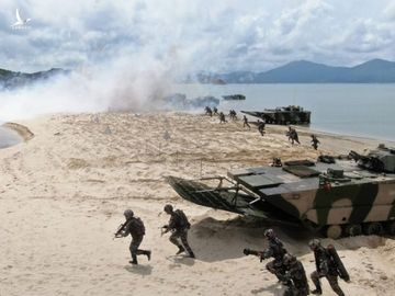 Quân đội Trung Quốc tập trận đổ bộ ở khu vực ven biển tỉnh Quảng Đông, ngày 1.6.2020 /// Xinhua