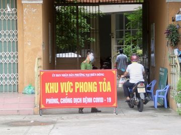 Khu chung cư A3 bị phong toả ngày 13/8. Ảnh: Đồng Thanh.