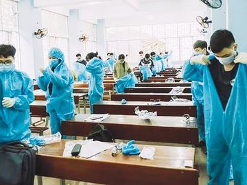 Sinh viên Khoa Y tế công cộng, Đại học Kỹ thuật Y Dược Đà Nẵng sẵn sàng ra quân tiếp viện cho tuyến đầu chống dịch /// Ảnh: NVCC