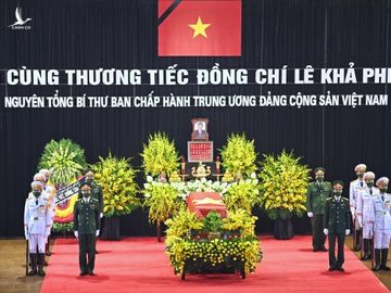 Linh cữu nguyên Tổng bí thư Lê Khả Phiêu quàn tại Nhà tang lễ Quốc gia, Hà Nội. Ảnh: Giang Huy