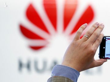 Mỹ ngày càng siết chặt lệnh cấm với Huawei. Ảnh: NDTV.