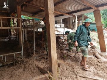 Lũ ống ập về, Trường tiểu học Nậm Nhừ tan hoang trước năm học mới - Ảnh 8.