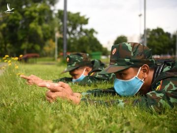 Army Games: Xạ thủ bắn tỉa Việt Nam rèn thể lực, yếu lĩnh bắn như thế nào? - Ảnh 3.