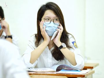 Thí sinh dự thi tốt nghiệp THPT đợt một (ngày 8-10/8) tại Hà Nội. Ảnh: Giang Huy.