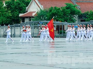 Lễ thượng cờ rủ Quốc tang nguyên Tổng Bí thư Lê Khả Phiêu - ảnh 3