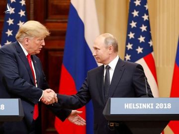 Tổng thống Donald Trump (trái) và Tổng thống Vladimir Putin tại hội nghị thượng đỉnh Mỹ - Nga ở Helsinki, Phần Lan, tháng 7/2018. Ảnh: Reuters.