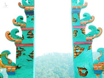 Công trình mô phỏng cổng trời Bali ở Đà Lạt bị cho là quá lòe loẹt Công trình mô phỏng cổng trời Bali ở Đà Lạt bị cho là quá lòe loẹt