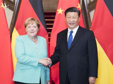 Thủ tướng Đức Angela Merkel (trái) bắt tay Chủ tịch Trung Quốc Tập Cận Bình tại Bắc Kinh hồi tháng 9/2019. Ảnh: Xinhua.