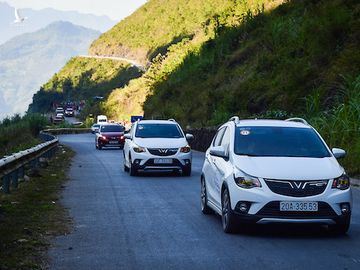 Những chiếc VinFast Fadil lăn bánh tại Hà Giang.