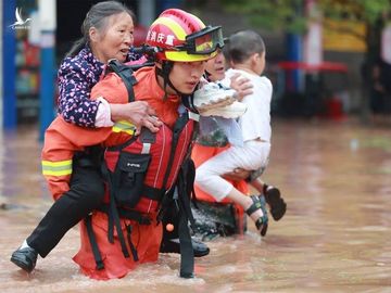 Hình ảnh Trung Quốc tả tơi vì một mùa hè mưa lũ kỷ lục